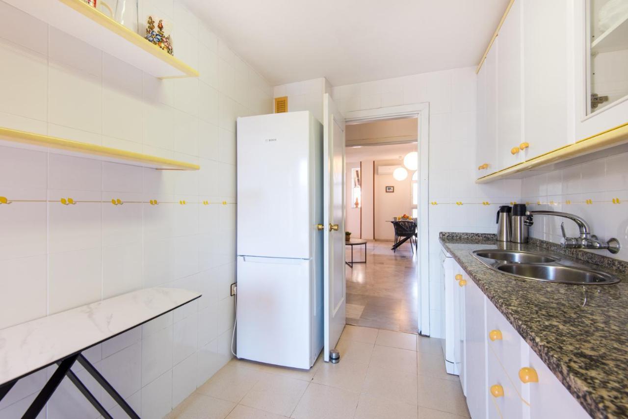 Boliches Center Apartment Next To The Beach, Parking, Pool & Terrace Фуэнхирола Экстерьер фото