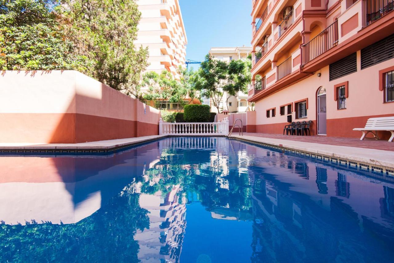Boliches Center Apartment Next To The Beach, Parking, Pool & Terrace Фуэнхирола Экстерьер фото